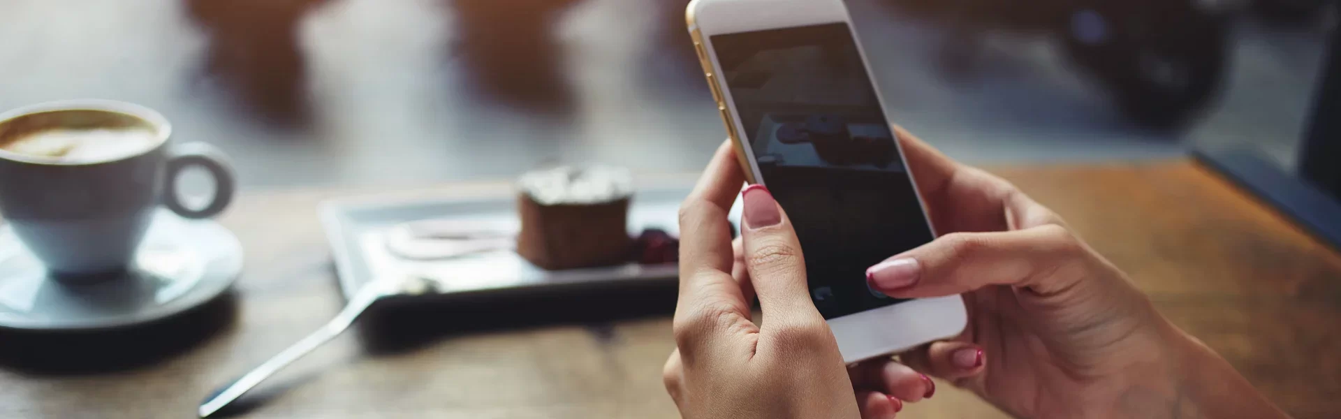 943-contact_header.webp 943-contact_header.webp